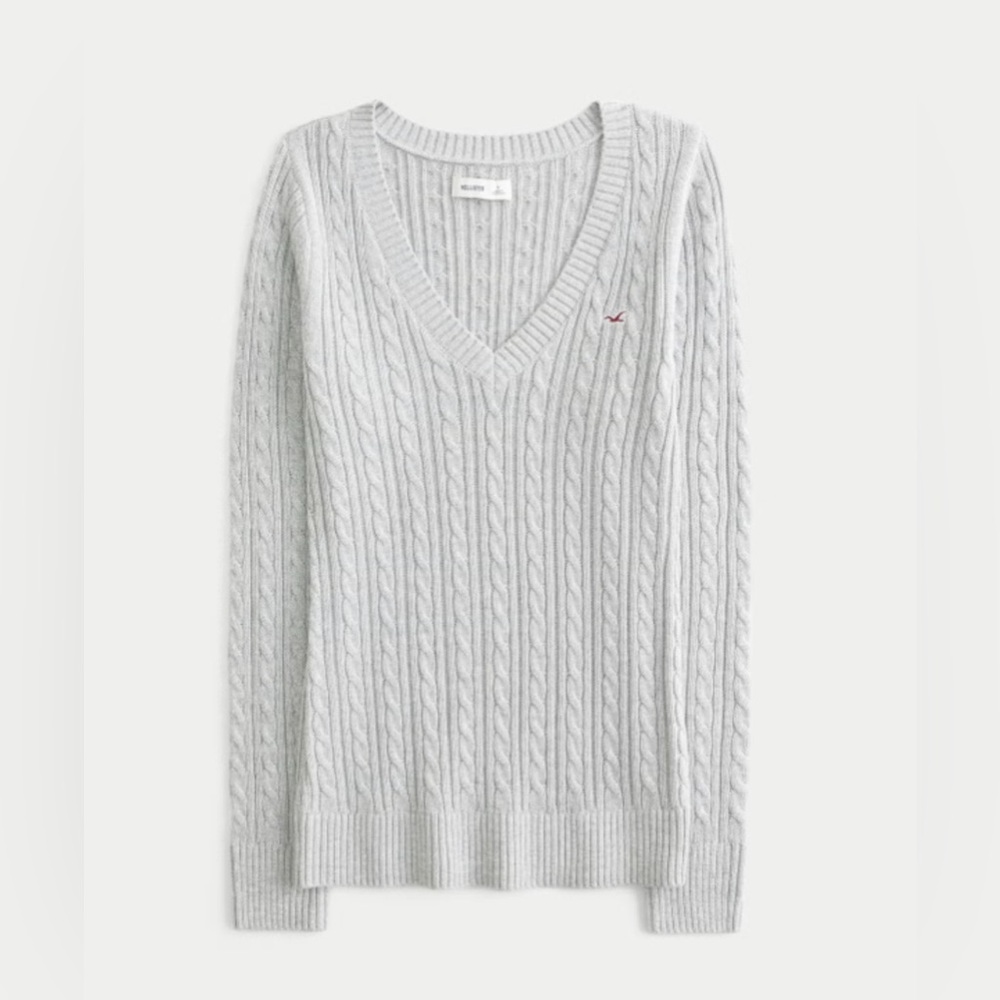 NEW Hollister Women's Light Gray V-Neck Sweater